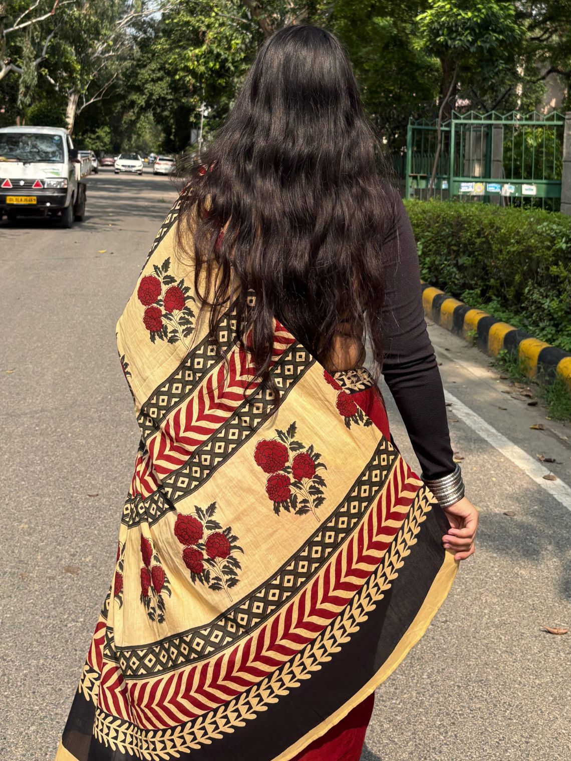Surkh Pre- Draped Hand Printed Mul Cotton Saree - Chowkhat Lifestyle