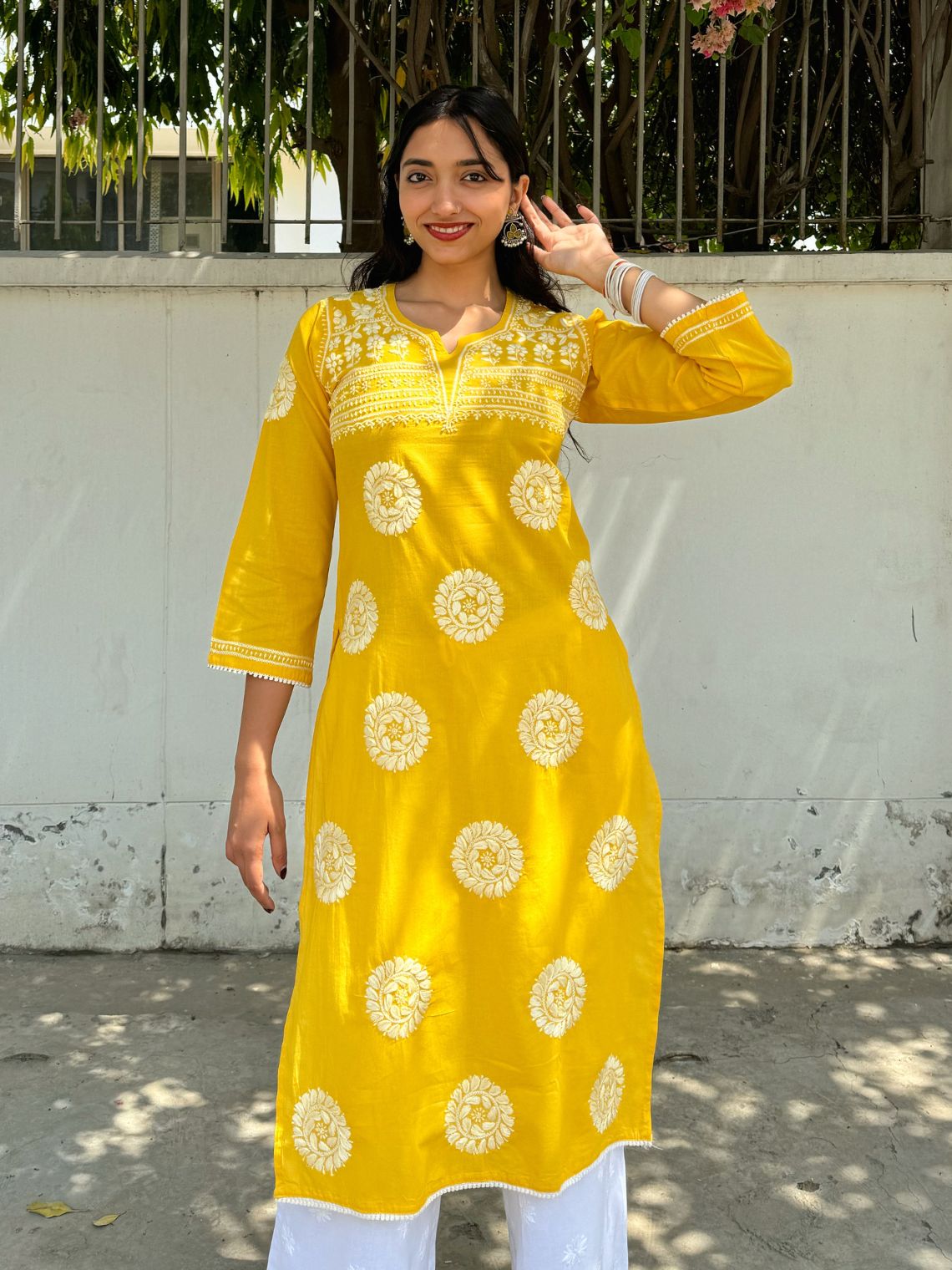 Sirat Mul Cotton Straight Chikankari Kurti with Lace Detailing - Chowkhat Lifestyle