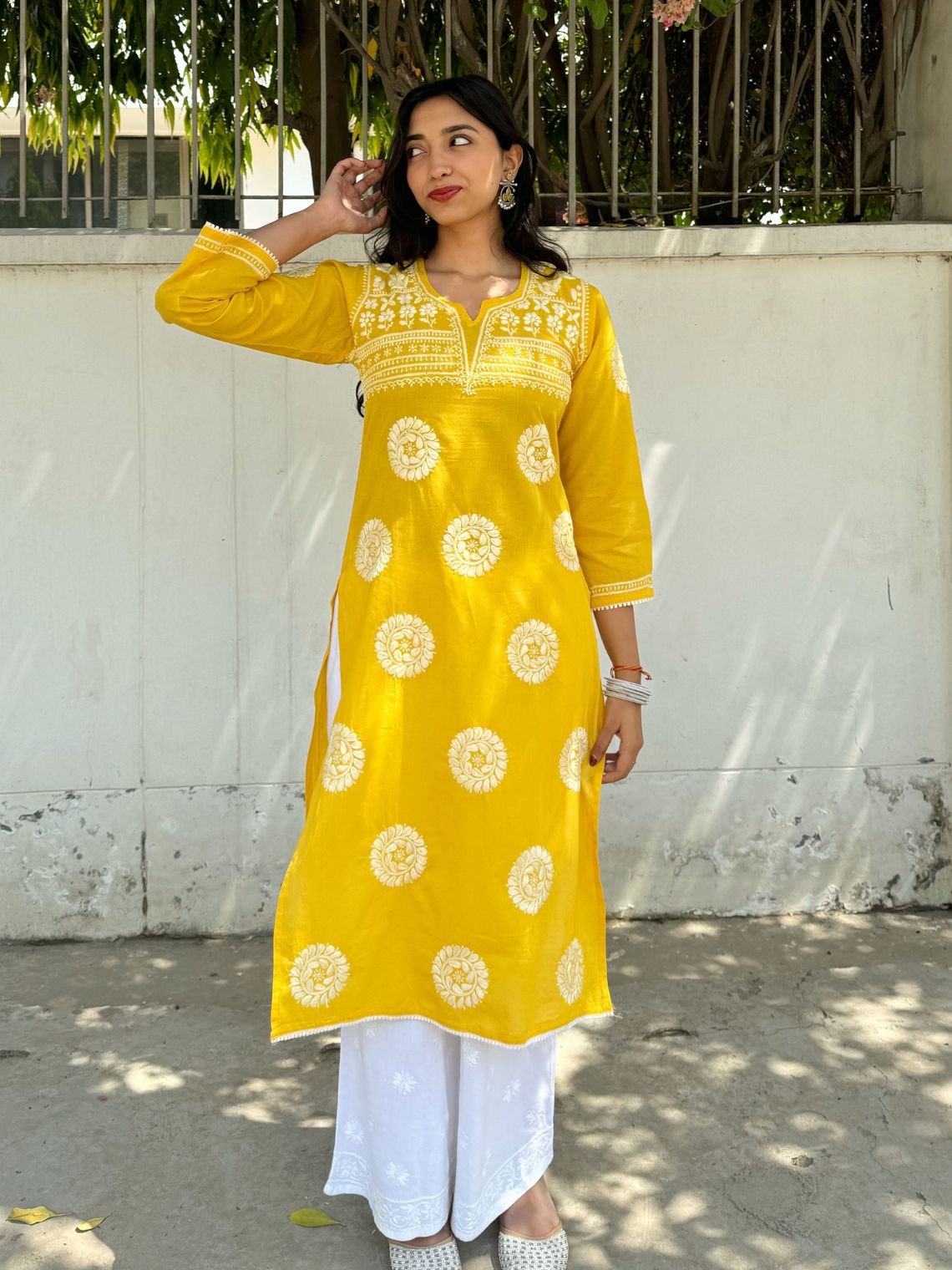 Sirat Mul Cotton Straight Chikankari Kurti with Lace Detailing - Chowkhat Lifestyle
