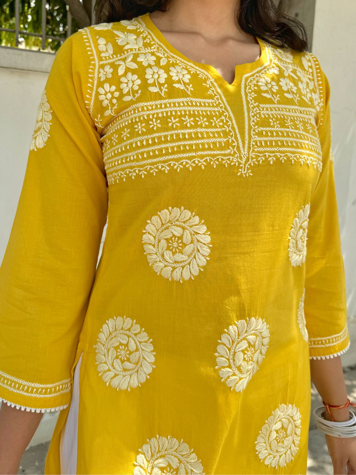 Sirat Mul Cotton Straight Chikankari Kurti with Lace Detailing - Chowkhat Lifestyle