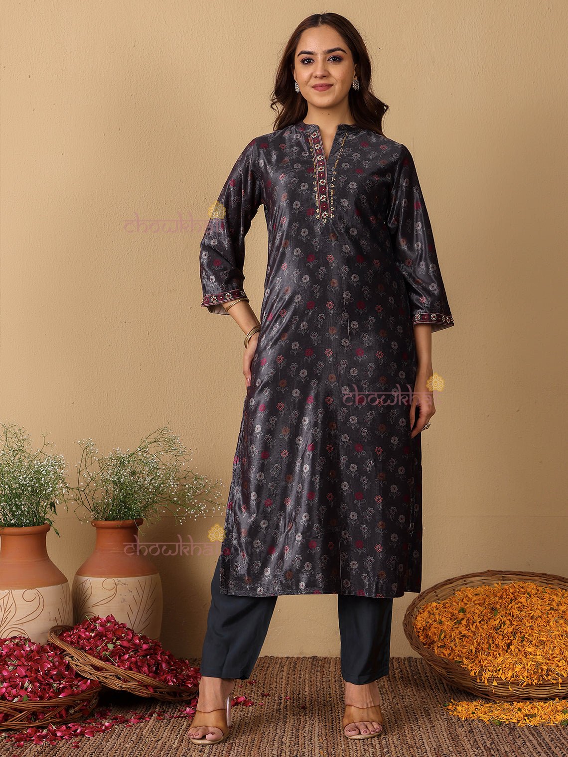 Aish Velvet Handwork Kurta & Pants Set - Chowkhat Lifestyle