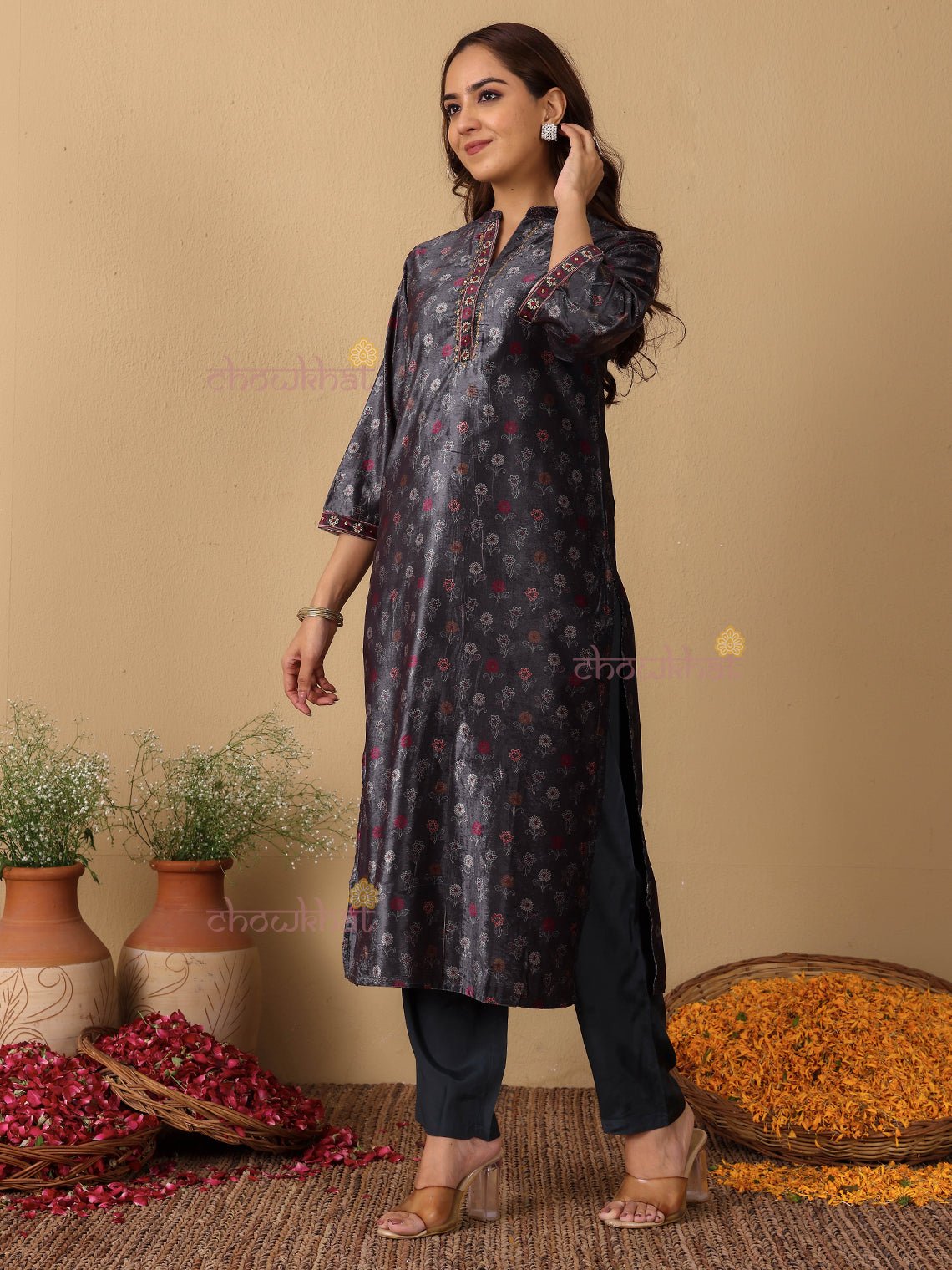 Aish Velvet Handwork Kurta & Pants Set - Chowkhat Lifestyle
