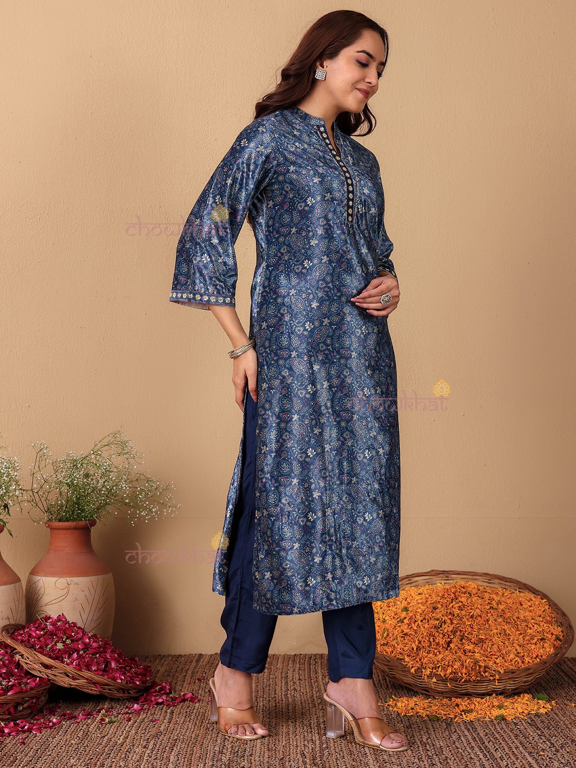 Aish Velvet Handwork Kurta & Pants Set - Chowkhat Lifestyle