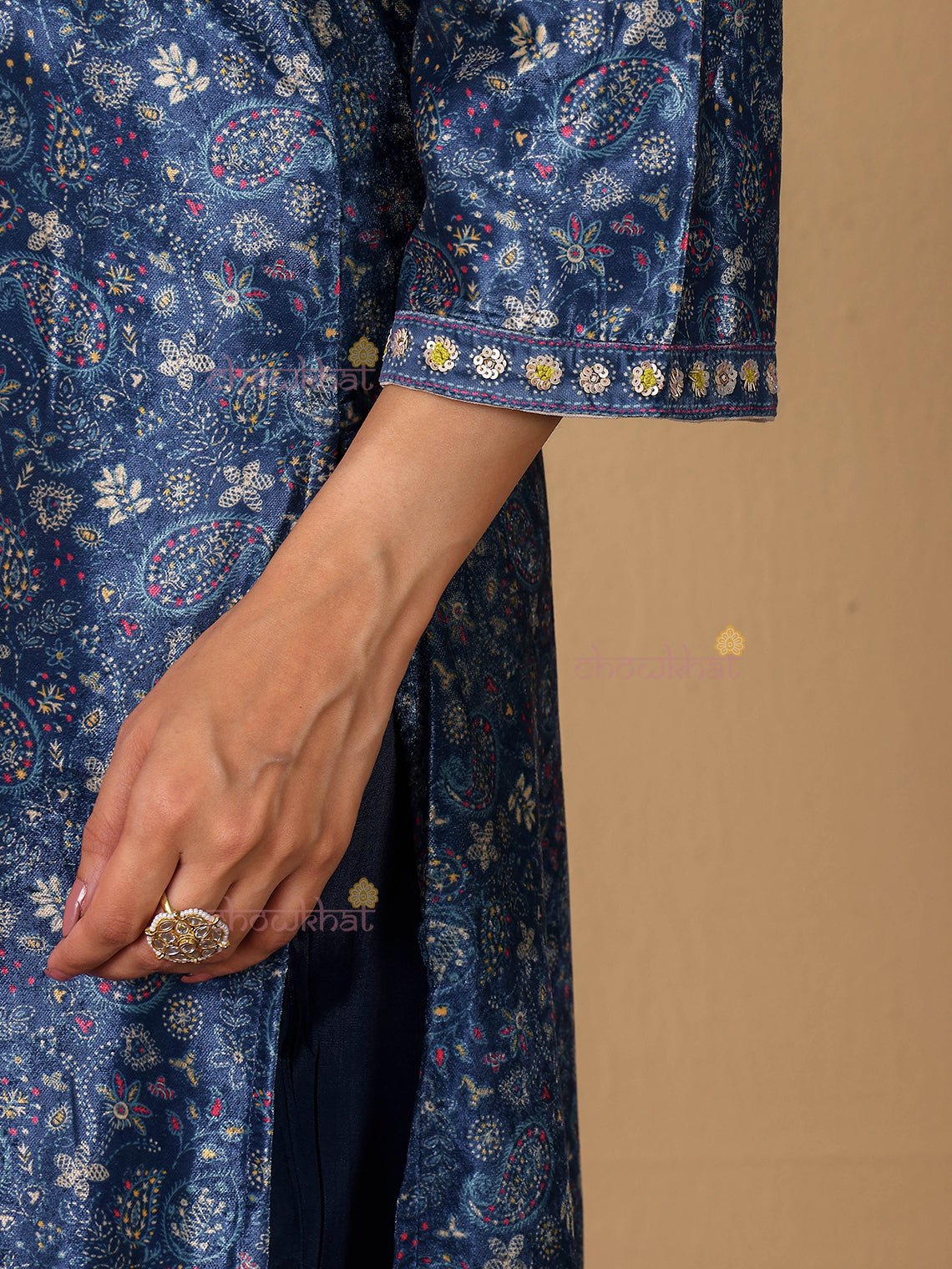 Aish Velvet Handwork Kurta & Pants Set - Chowkhat Lifestyle