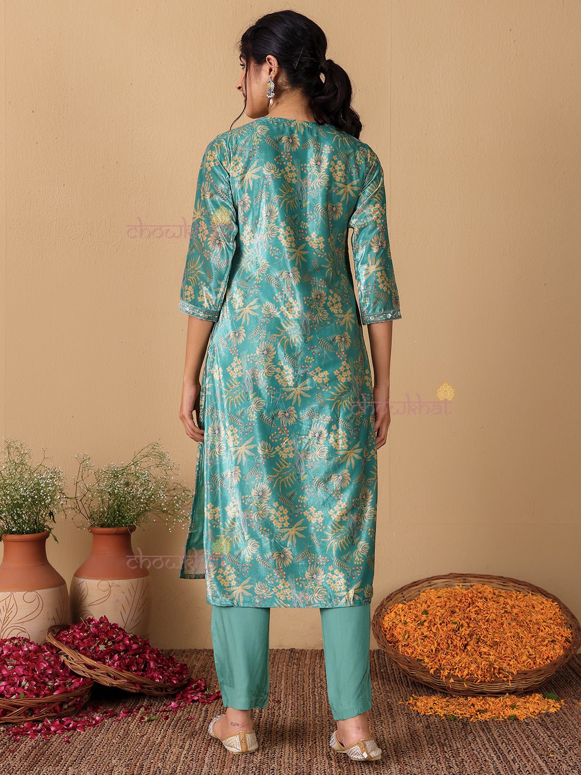 Nush Velvet Handwork Kurta & Pants Set - Chowkhat Lifestyle