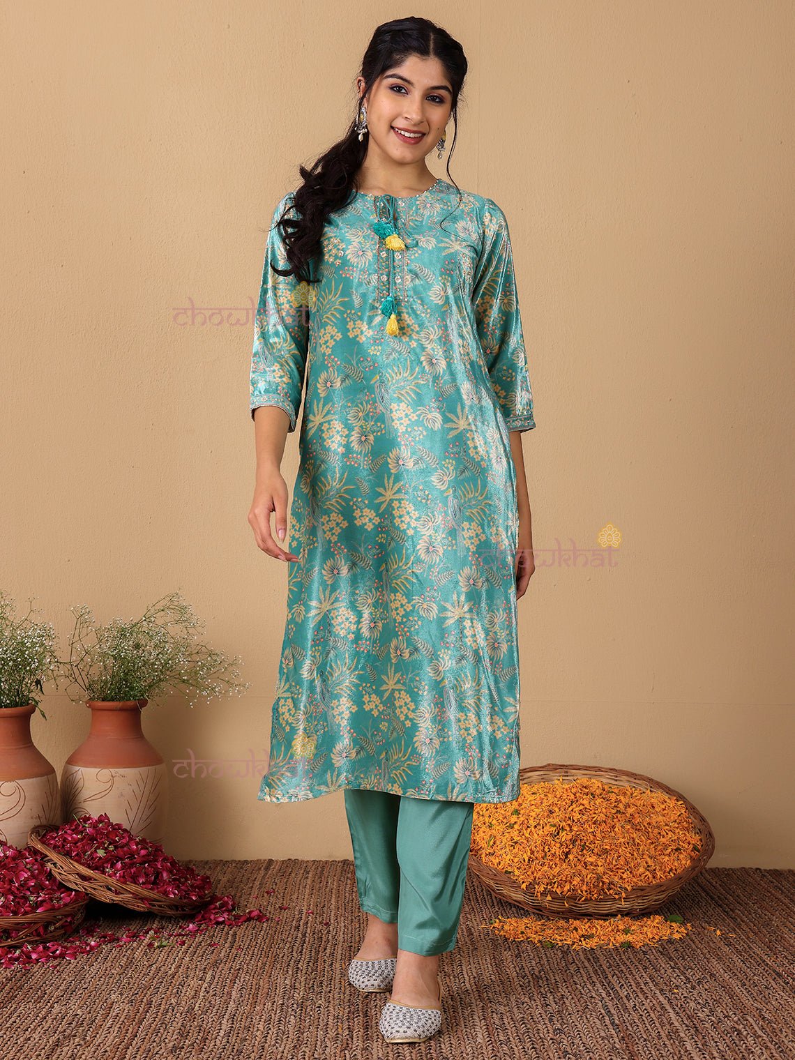 Nush Velvet Handwork Kurta & Pants Set - Chowkhat Lifestyle