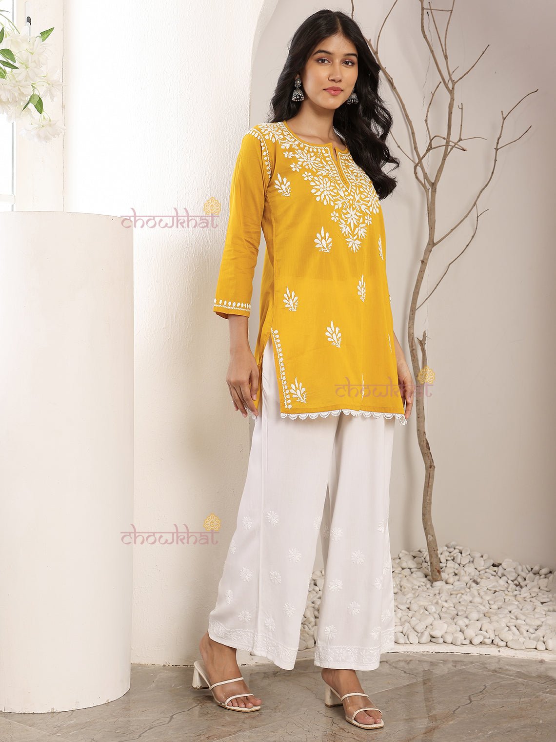 Dania Mul Cotton Short Straight Chikankari Kurti - Chowkhat Lifestyle