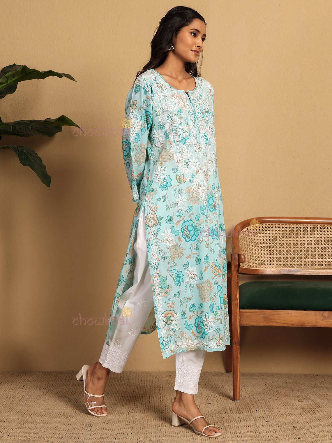 Jiya Mul Cotton Straight Chikankari Long Kurti - Chowkhat Lifestyle