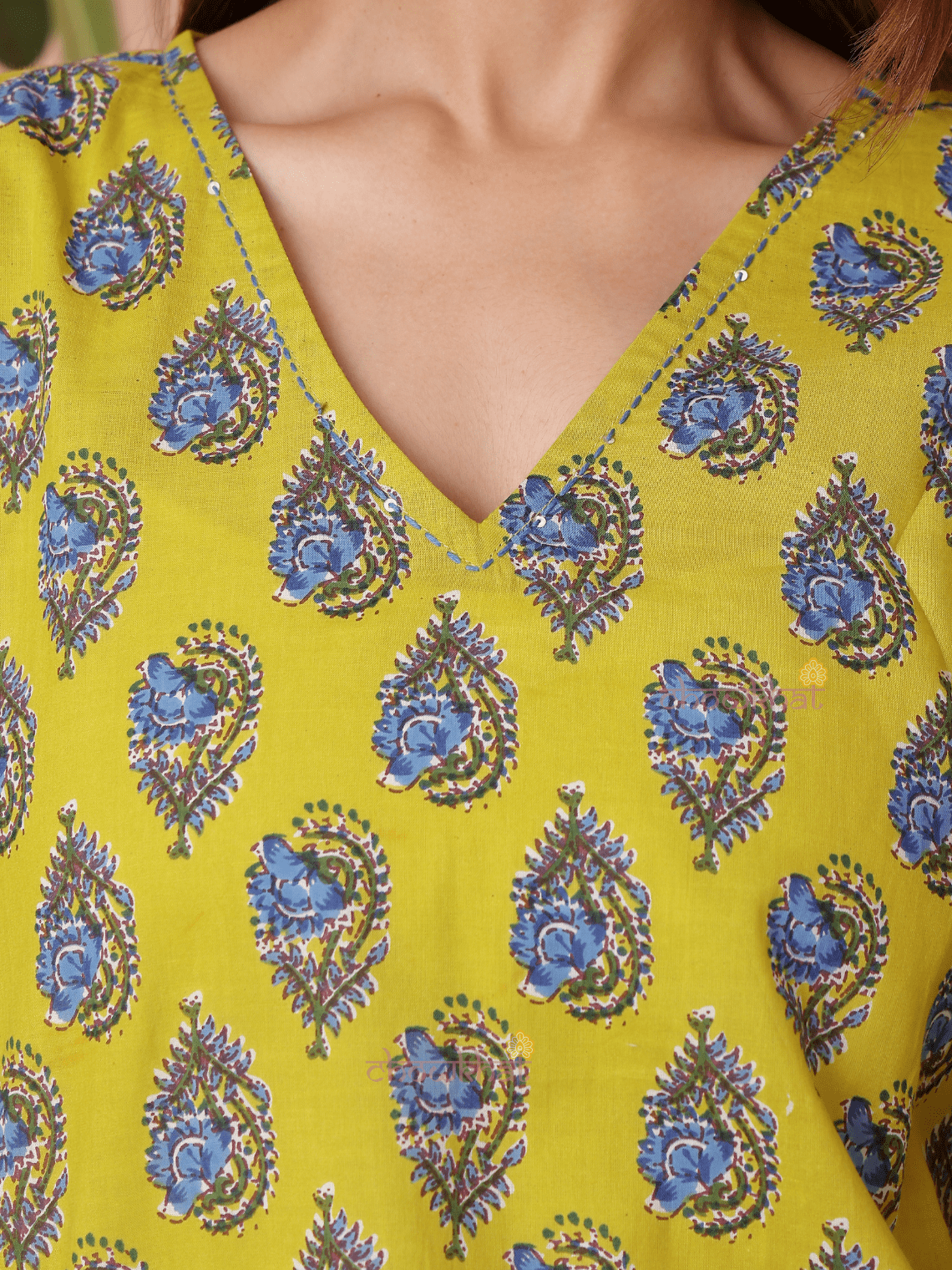 Tavi Short Hand Printed Cotton Kurti With Lace Detailing - Chowkhat Lifestyle