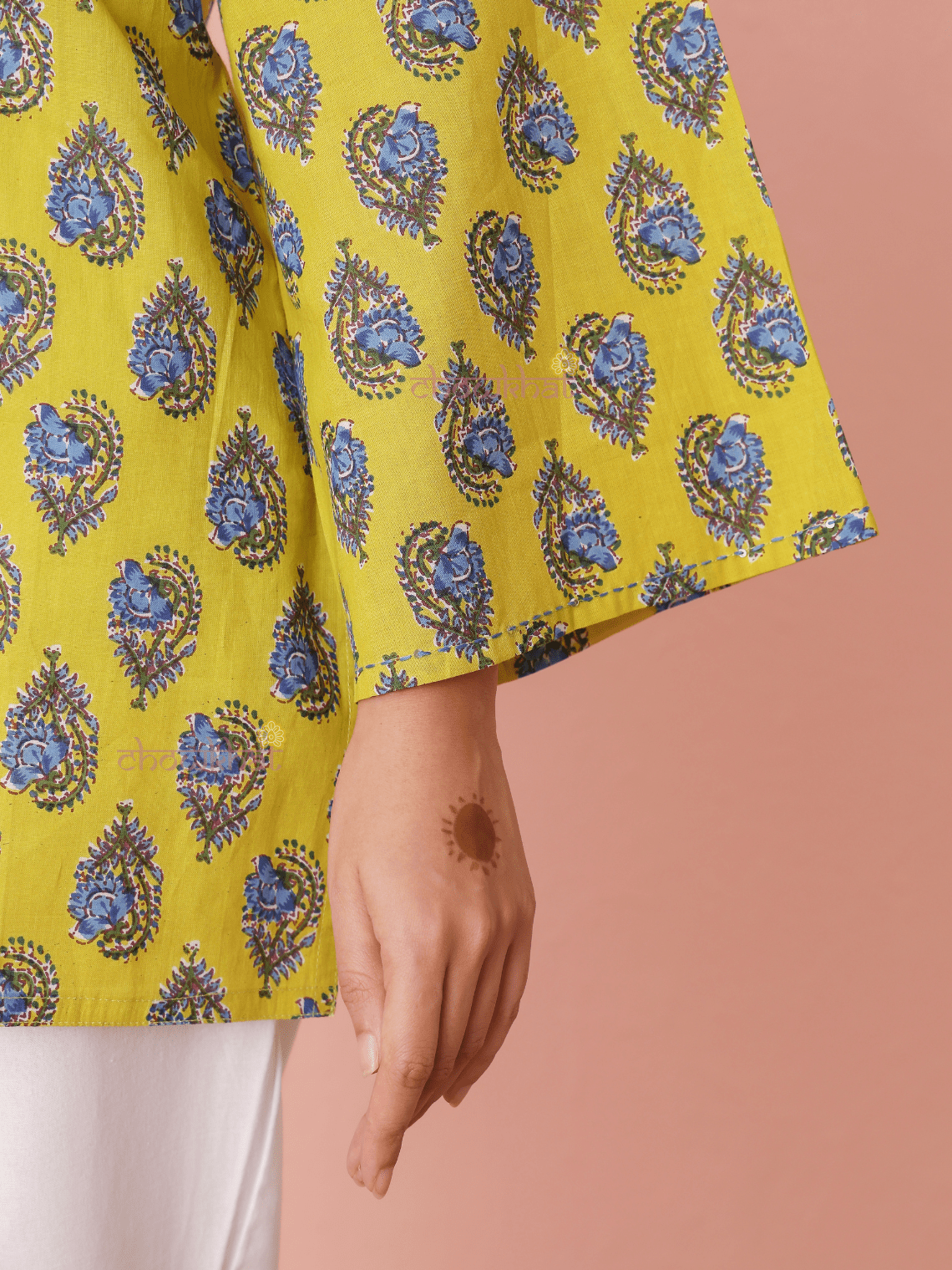 Tavi Short Hand Printed Cotton Kurti With Lace Detailing - Chowkhat Lifestyle