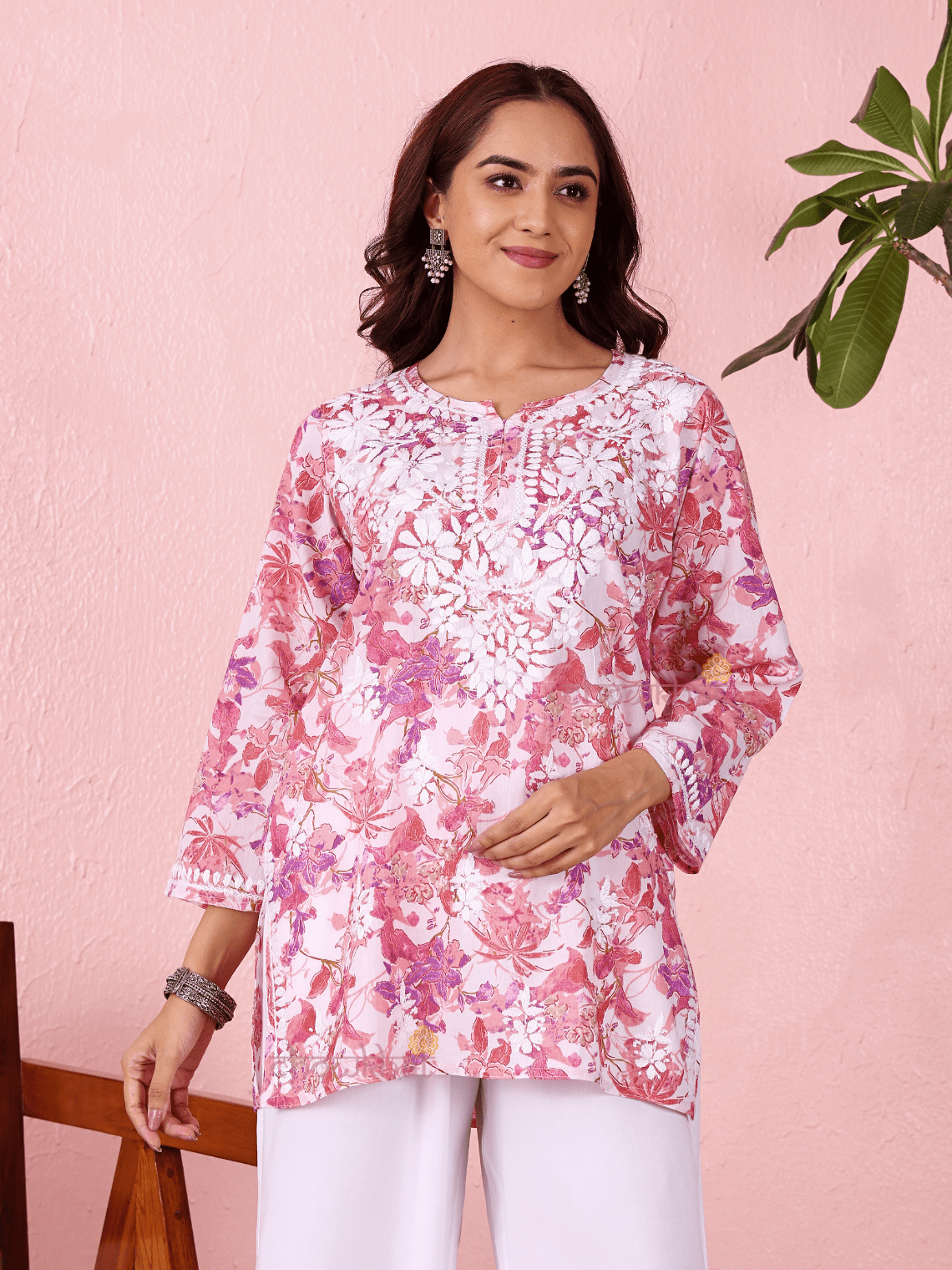 Sara Mul Cotton Straight Short Chikankari Kurti - Chowkhat Lifestyle