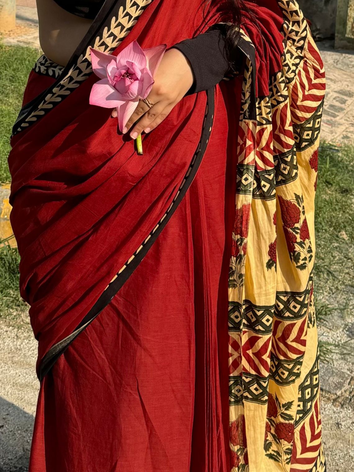 Surkh Pre- Draped Hand Printed Mul Cotton Saree - Chowkhat Lifestyle