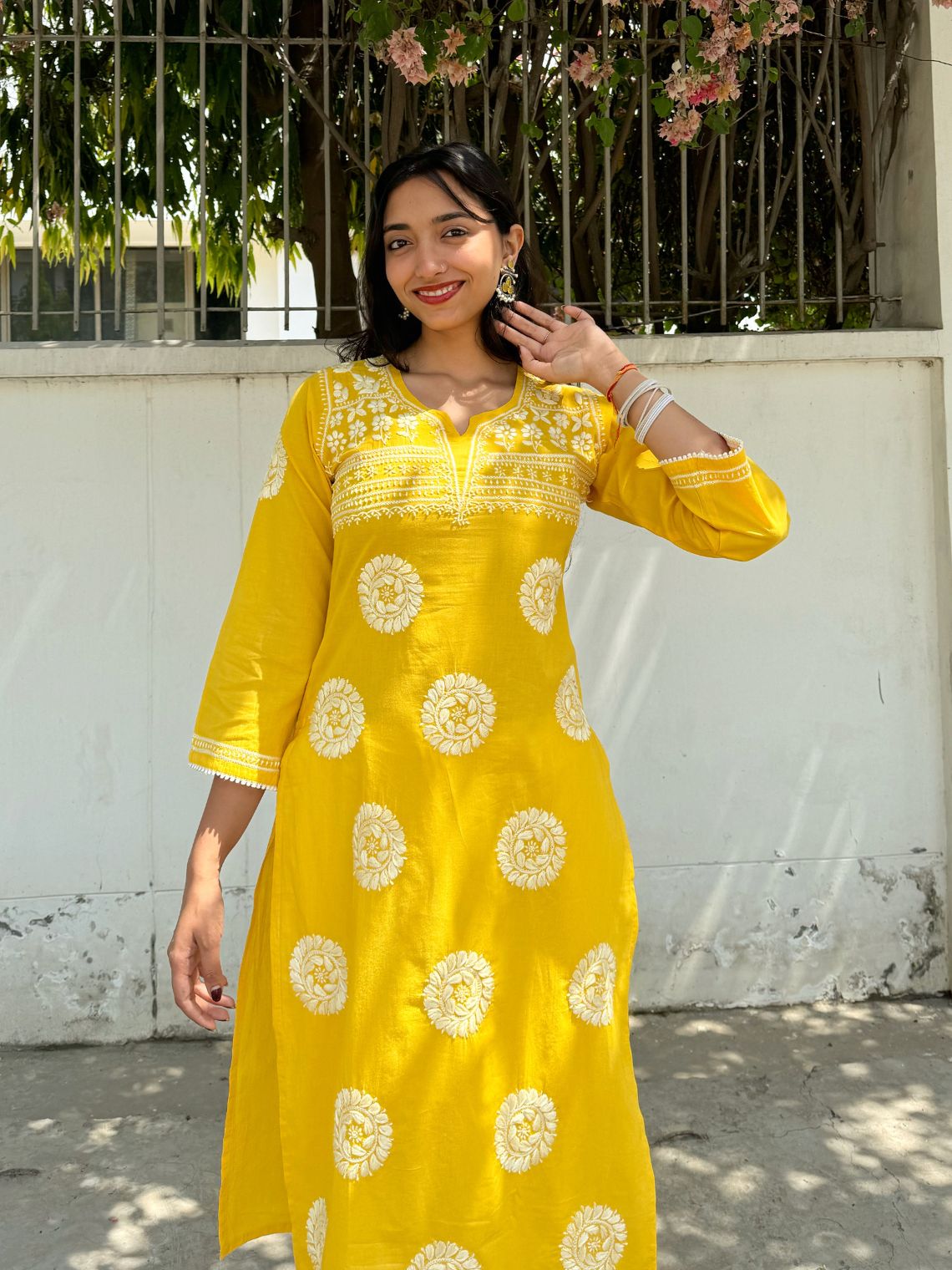 Sirat Mul Cotton Straight Chikankari Kurti with Lace Detailing - Chowkhat Lifestyle
