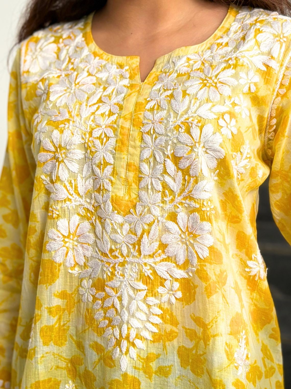 Diya Mul Cotton Short Handprinted Chikankari Kurti - Chowkhat Lifestyle