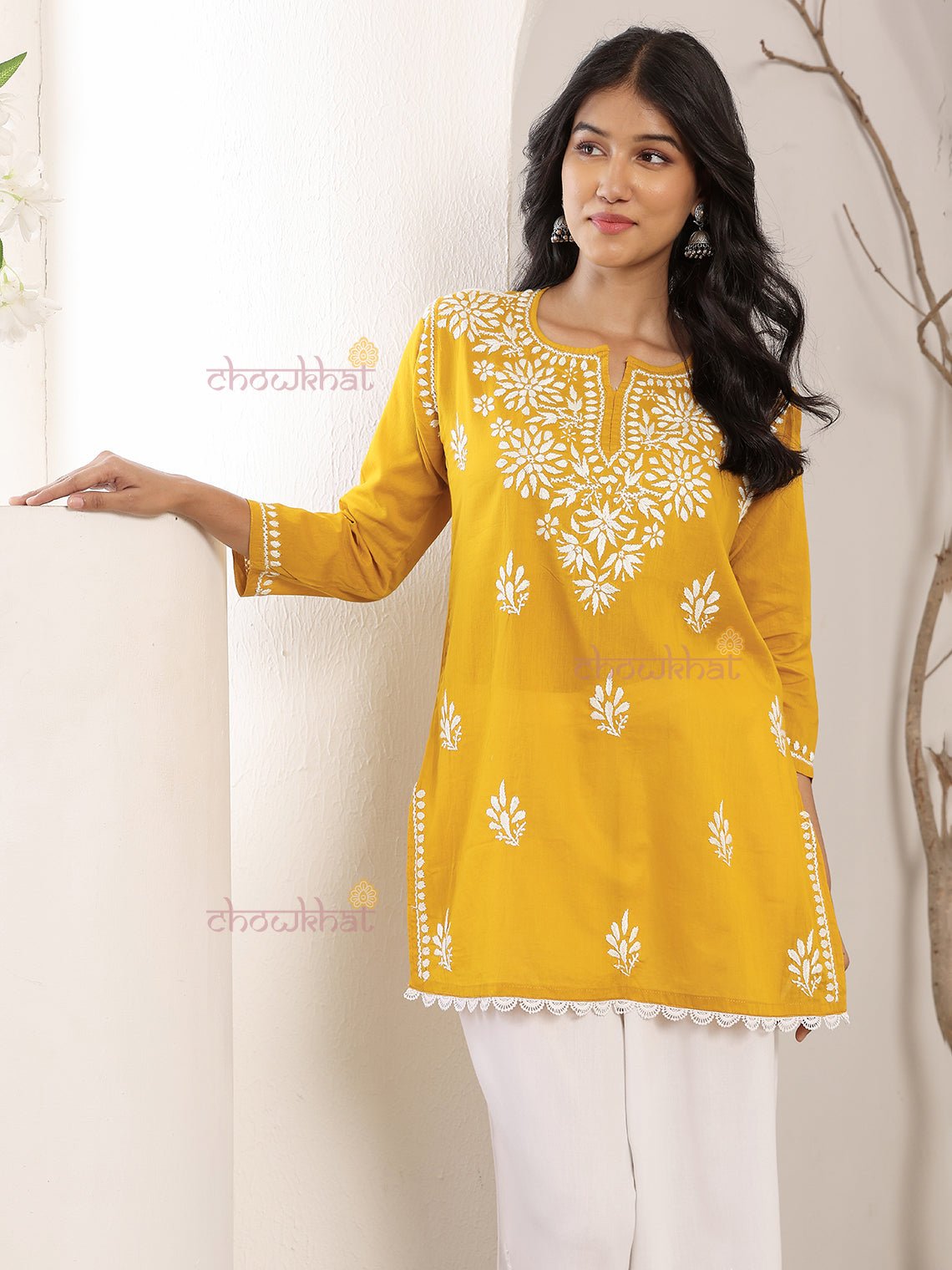 Dania Mul Cotton Short Straight Chikankari Kurti - Chowkhat Lifestyle