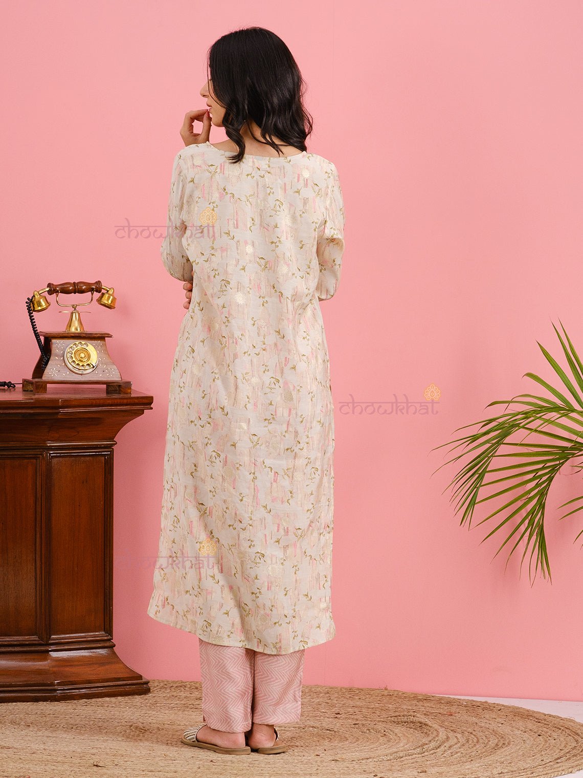 Raha Muslin Hand Printed Kurti & Pants set - Chowkhat Handicraft