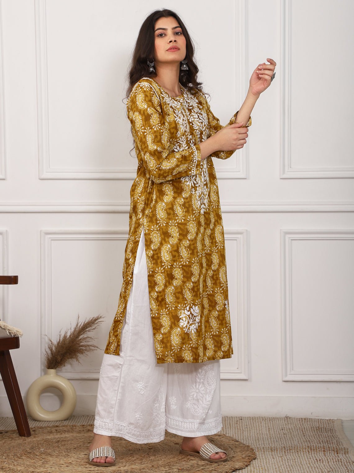 Kashish Mul Cotton Chikankari Kurti - Chowkhat Handicraft